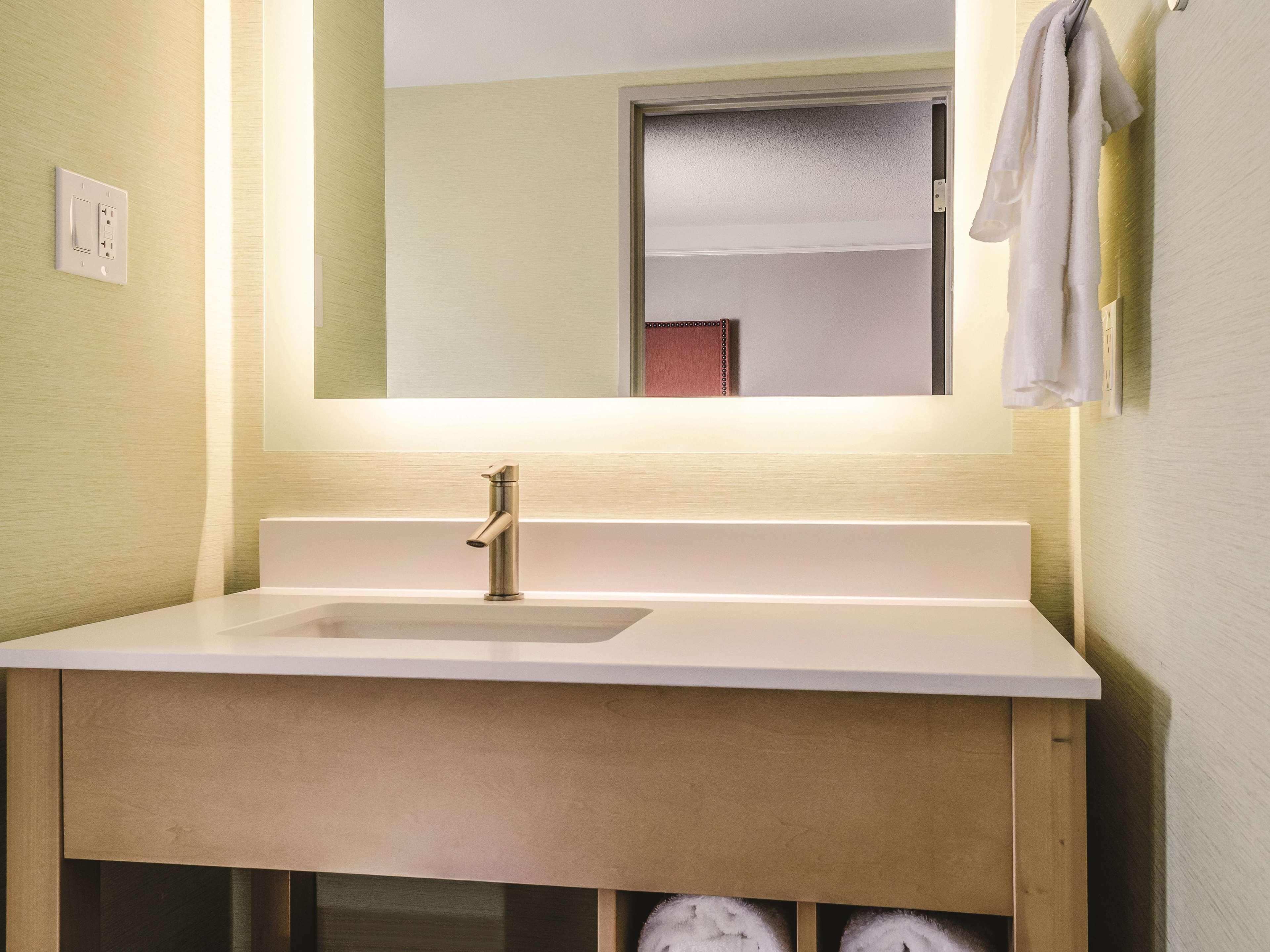 La Quinta By Wyndham San Francisco Airport North - Free Airport Shuttle Hotell South San Francisco Exteriör bild
